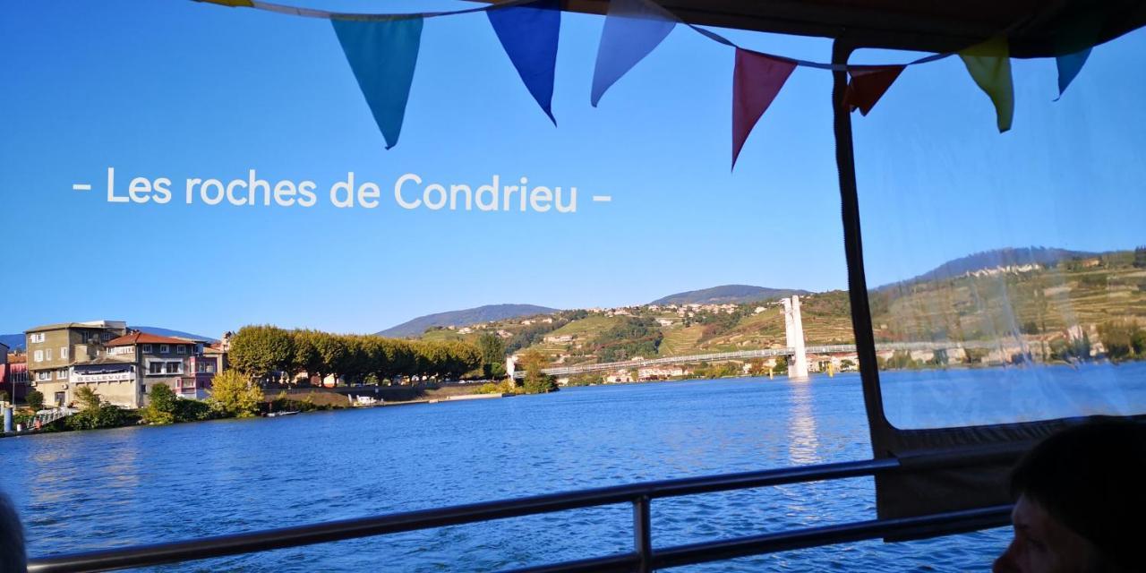 Comme A La Maison Clonas-sur-Vareze Dış mekan fotoğraf